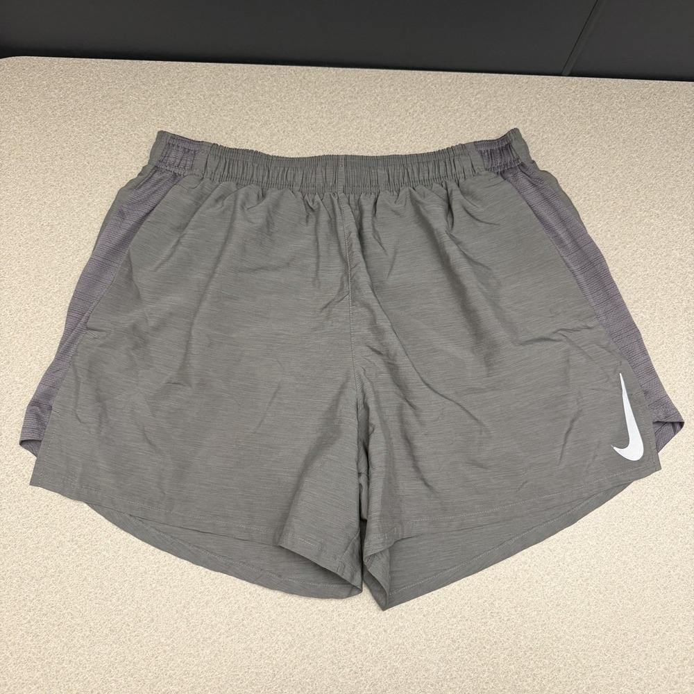 Nike Mens Challenger 5" Lined Running Shorts Gray Size L AJ7685-057 Pockets